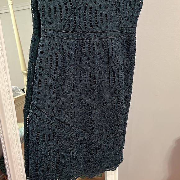 045 Ann Taylor Dark Green Lace Dress - Picture 3 of 9
